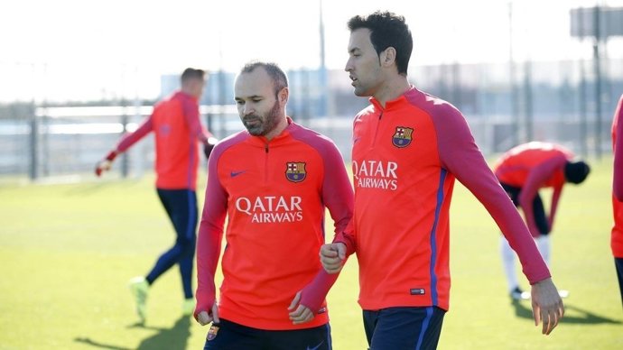 Andrés Iniesta Sergio Busquets entrenamiento Barcelona