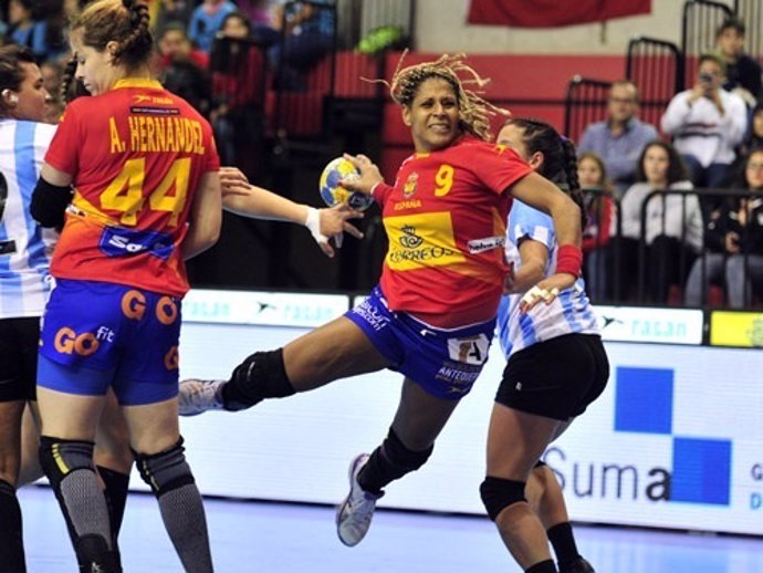 Marta Mangué Guerreras selección española balonmano femenino