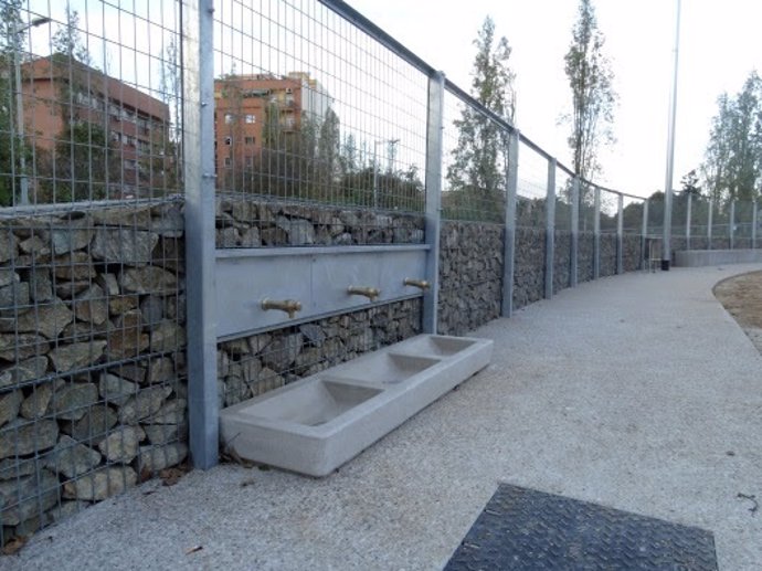 Bebedores del parque para perros de Nou Barris