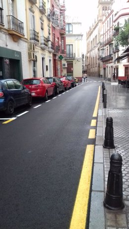 Calzada remodelada en la calle Trajano de Sevilla