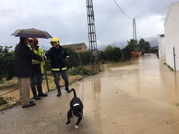 El Ayuntamiento De Málaga Informa: Fotos Alcalde Visita Santa Agueda Actuaciones