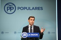 El PP saca lecciones del 'no' italiano: La Constitución sólo se cambia con consenso y los referendos los carga el diablo