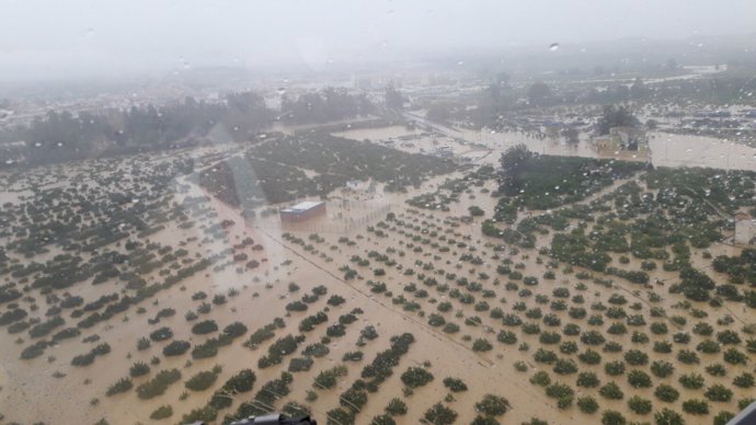 Fotos guardia civil helicoptero inundaciones Málaga diciembre 2016