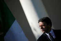 Renzi se reúne con Mattarella, en cuyas manos está ahora el futuro de Italia