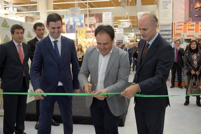 Corte cinta inauguración Leroy Merlin en Finestrat (Alicante)