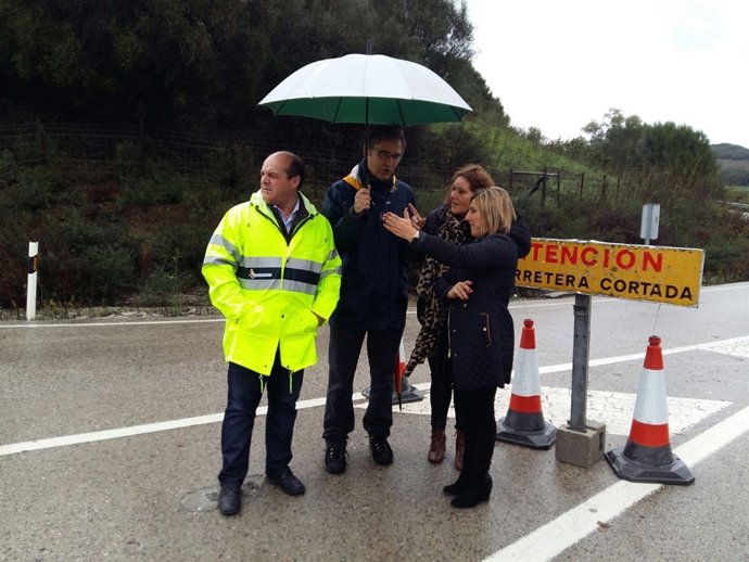 Irene García visita carreteras afectadas por las lluvias
