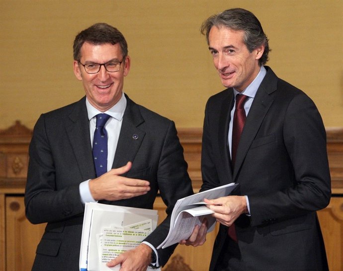 O presidente da Xunta, Alberto Núñez Feijóo, acompañado da conselleira de Infrae