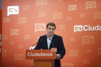 Rivera dice que la sustitución de la portavoz de Ciudadanos en Huelva "nada tiene que ver" con su embarazo