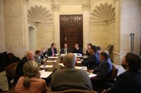 Ayuntamiento y CES alcanzan un acuerdo para ampliar horario de carga y descarga en centro