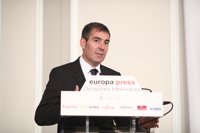 Montoro recibe mañana a Clavijo, tras asegurarse el apoyo de CC al techo de gasto