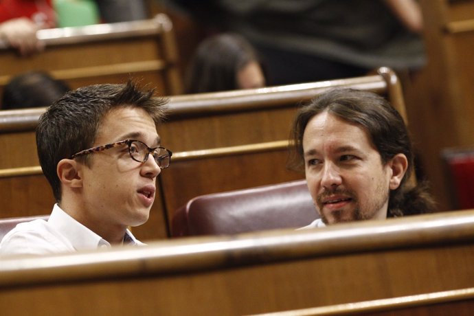 Errejón y Pablo Iglesias en el debate de investidura