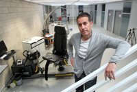 Un catedrático de la UPNA defiende los beneficios del ejercicio físico para los mayores