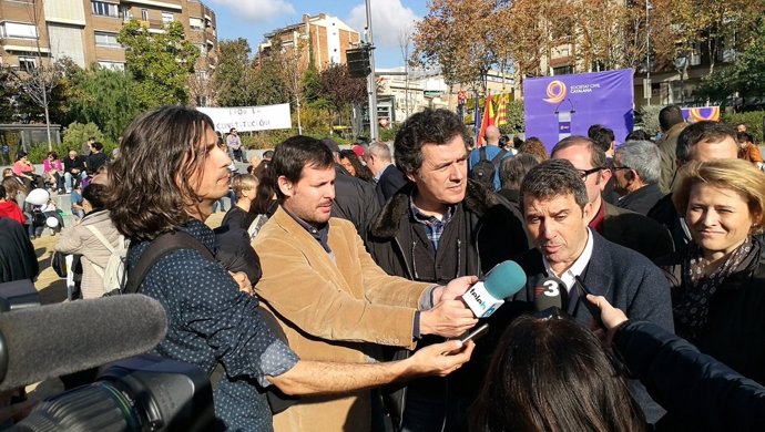 José Domingo (SCC) atiende a los medios en Badalona (Barcelona)