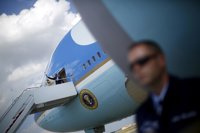 Trump insta a "cancelar" el pedido a Boeing de un nuevo Air Force One
