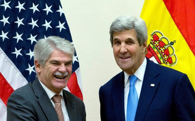 Alfonso Dastis y John Kerry