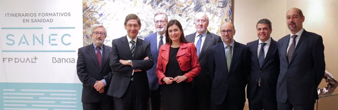 Firma del acuerdo entre Bankia y Sanidad
