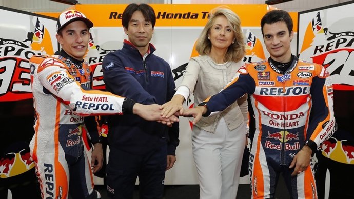 Marc Márquez, Tetsuhiro Kuwata, Begoña Elices y Dani Pedrosa