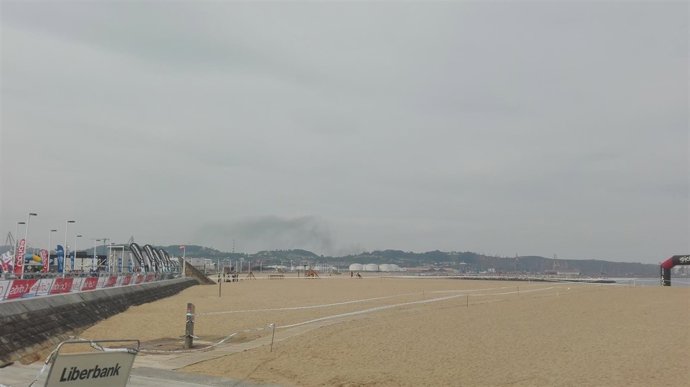 Nube de carbón en Gijón, Puerto de El Musel