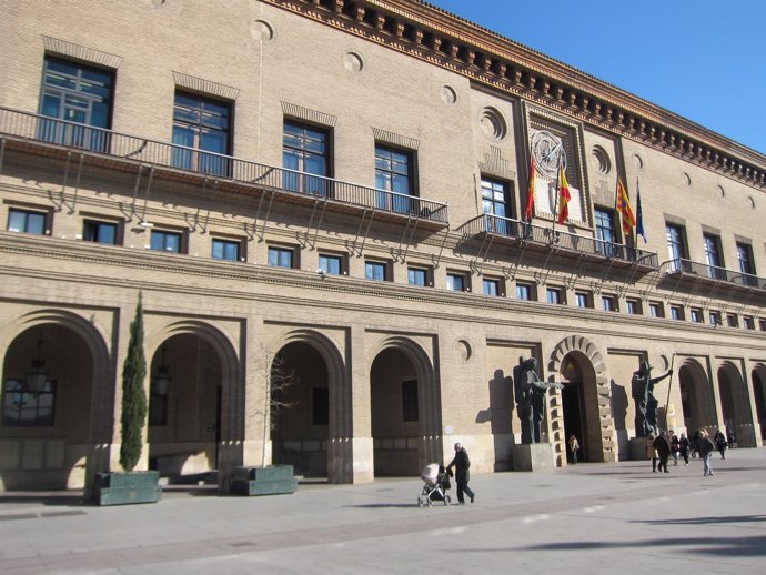 Ayuntamiento de Zaragoza escorzo