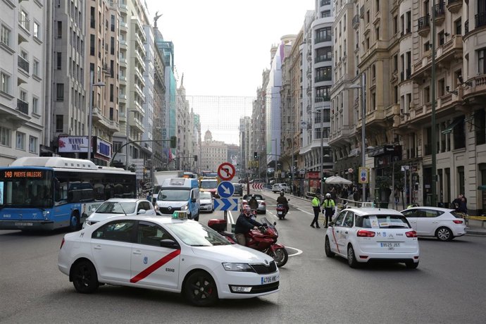 Cortes de tráfico en la calle Gran Vía de Madrid por Navidad
