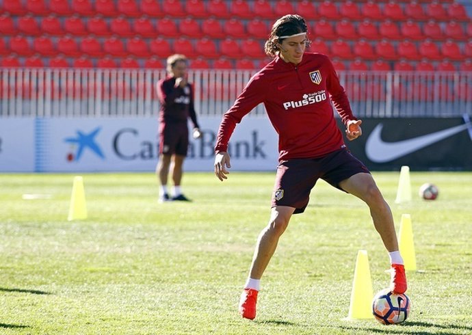 Filipe Luis en un entrenamiento del Atlético de Madrid