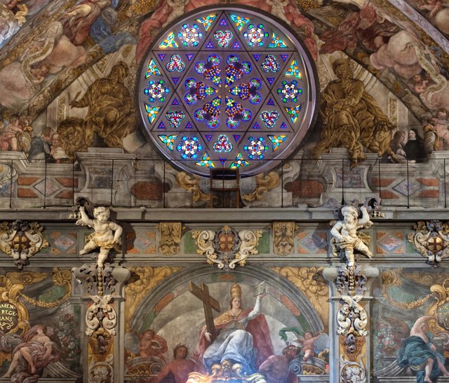 Disfruta de los impresionantes frescos de San Nicolás, la 'Capilla Sixtina'  valenciana que recuperó su esplendor