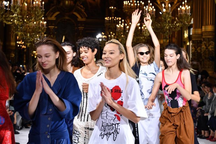 DESFILE DE MODA