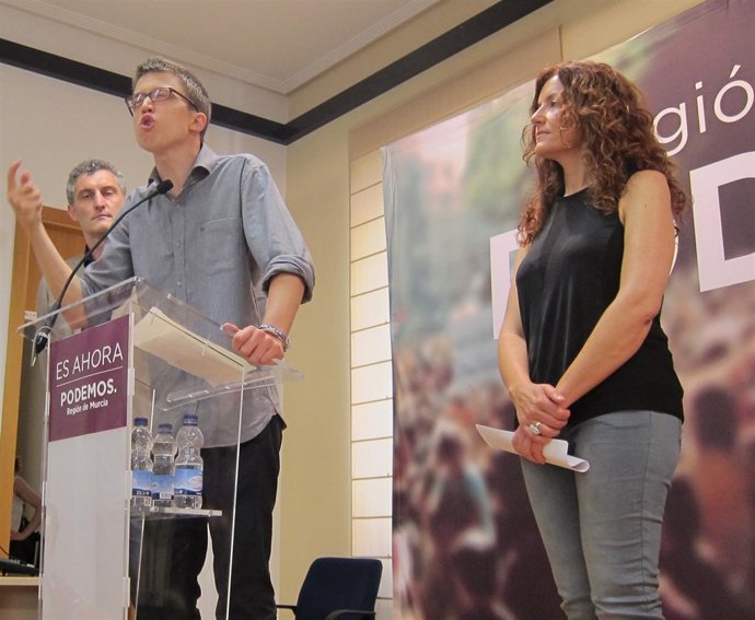 Íñigo Errejón, Oscar Urrulburu y María Ángeles. 