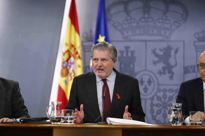 Méndez de Vigo tras el consejo de Ministros