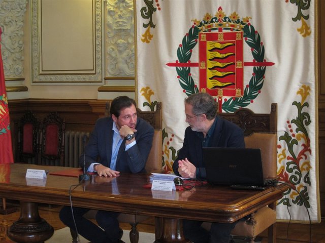 Puente junto a Manuel Saravia