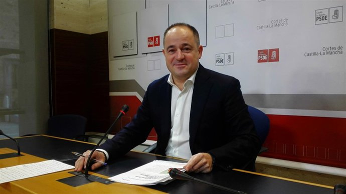 Nota Y Foto Psoe Clm Emilio Saez 09 12