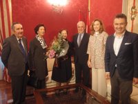 Ceniceros recibe a Concepción Mendonza, una de las personas más  longevas de La Rioja  