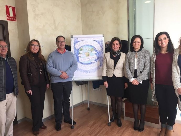 Ambrosio (centro), junto a Crespín, durante el encuentro con Autismo Córdoba