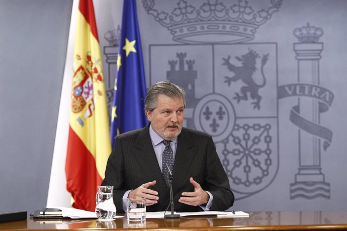 Rueda de prensa de Méndez de Vigo tras el Consejo de Ministros