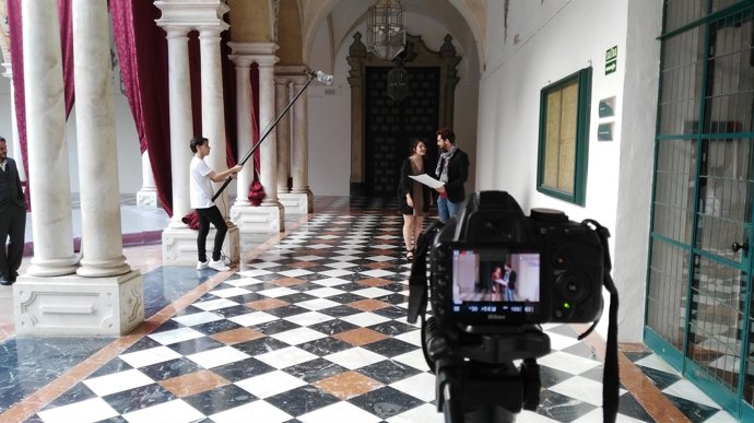 Masu Mayer y Chema Valenzuela rodando una escena en el Palacio de la Merced