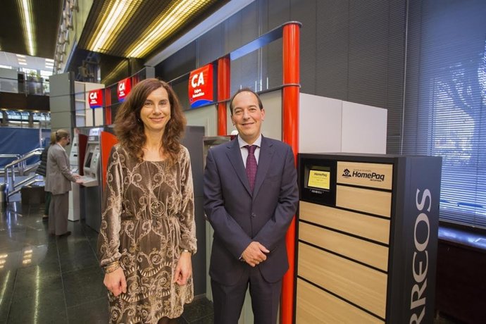 Directora Zona 2 de CORREOS y director de  Área de Mediosde Ibercaja