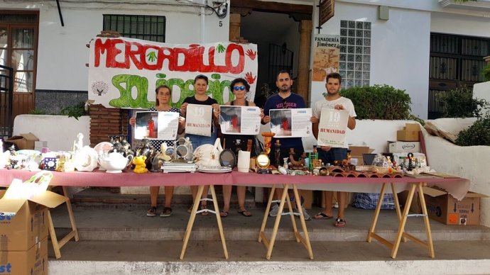Mercadillo solidario de la ONG Lanjarón-Mira al mundo