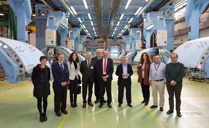 Visita de senadores del PSOE a Airbus