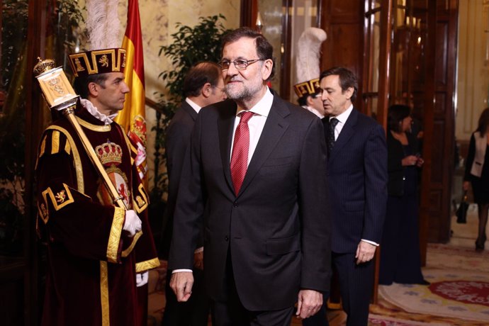 Pastot y García Escudero saludan a Rajoy en el Día de la Constitución