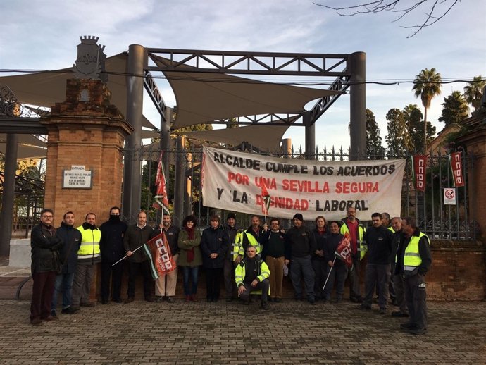 Movilización en el cementerio de Sevilla
