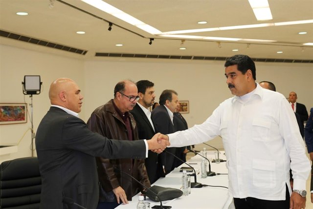 El 73% de venezolanos, de acuerdo con que continúe el diálogo entre Gobierno y oposición