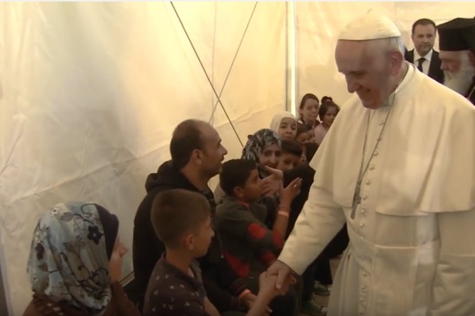 El Papa Francisco pide apoyo para los países que acogen un gran número de refugi