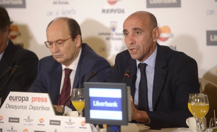 Monchi en los Desayunos Deportivos de Europa Press