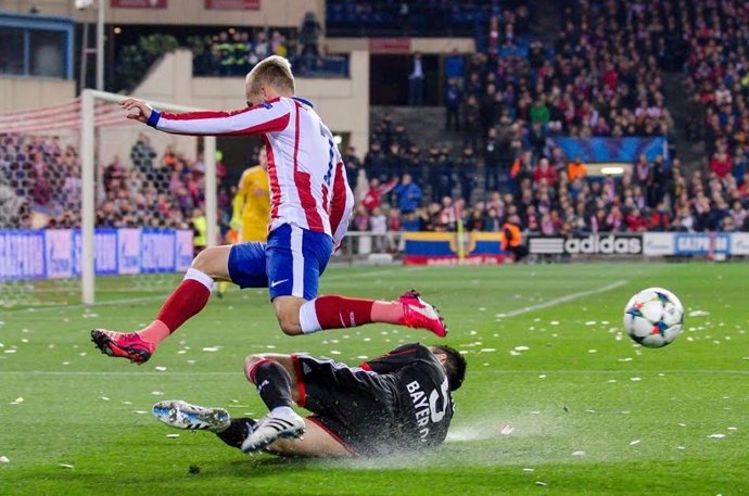 Griezmann durante Atlético de Madrid - Bayer 04 Leverkusen.