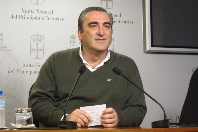  Carlos Suárez
