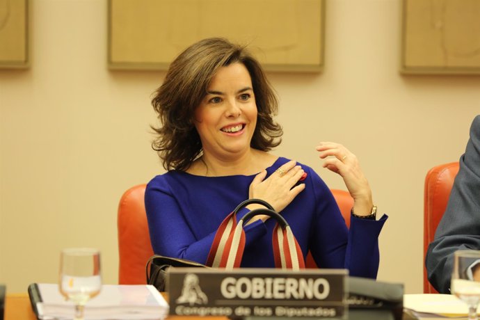 Soraya Sáenz de Santamaría comparece en la Comisión Constitucional del Congreso