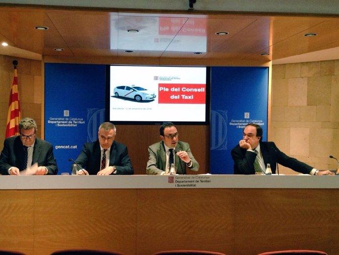 El conseller Josep Rull en el pleno del Consejo del Taxi