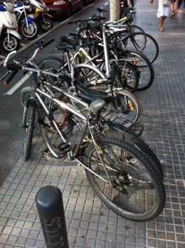 Carril Bici I Bicicletas En Sant Cugat Del Vallès, Barcelona