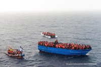 Los servicios de rescate en el Mediterráneo salvan a cerca de 2.300 personas en dos días