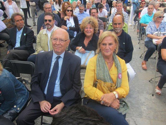 Núria de Gispert y Joan Rigol  